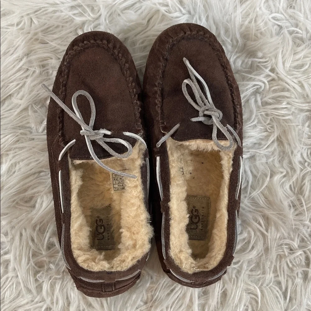 UGG AUSTRALIA DAKOTA 5133 SUEDE LEATHER SIZE 8 BROWN MOCCASIN SLIP ON SLIPPERS - Picture 5 of 11